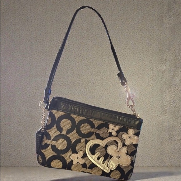 Coach Poppy 2010 Shimmer Heart Flowers Wristlet - Picture 5 of 5